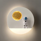 Hedendaagse creatieve ijzerhars ronde astronaut LED wandlamp voor slaapkamer