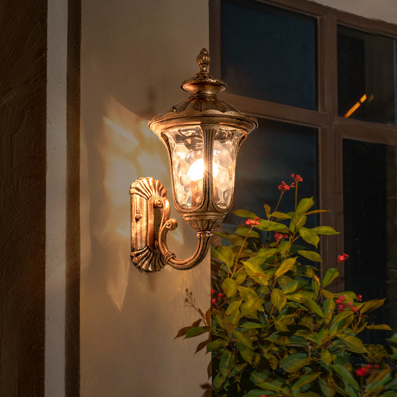 Traditionele Europese waterdichte kasteelvormige Aluminium-Glas 1-licht Buitenwand sconce Lamp voor Tuin