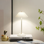 Hedendaagse Scandinavische oplaadbare strijkijzer stof conisch gevouwen LED tafel lamp voor nachtkastje
