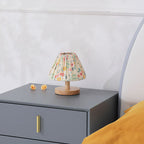 Modern minimalistische creatieve ijzeren bloemenvorm 1-lamp tafellamp