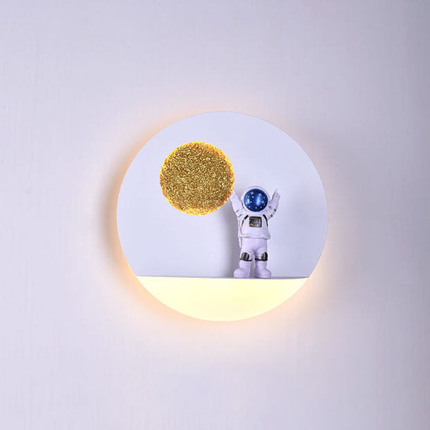 Hedendaagse creatieve ijzerhars ronde astronaut LED wandlamp voor slaapkamer