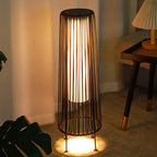 Moderne Minimalistische Solar Waterdichte Ronde Verticale Trekken Strepen IJzer Riet LED Staande Vloerlamp Voor Buiten Terras