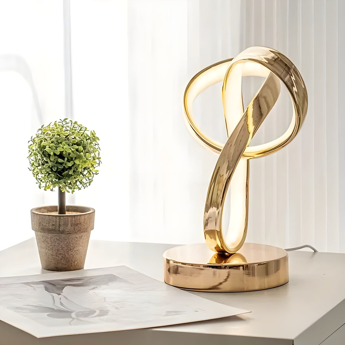 Lamp - Luxe gouden Möbius ring bureau leeslamp