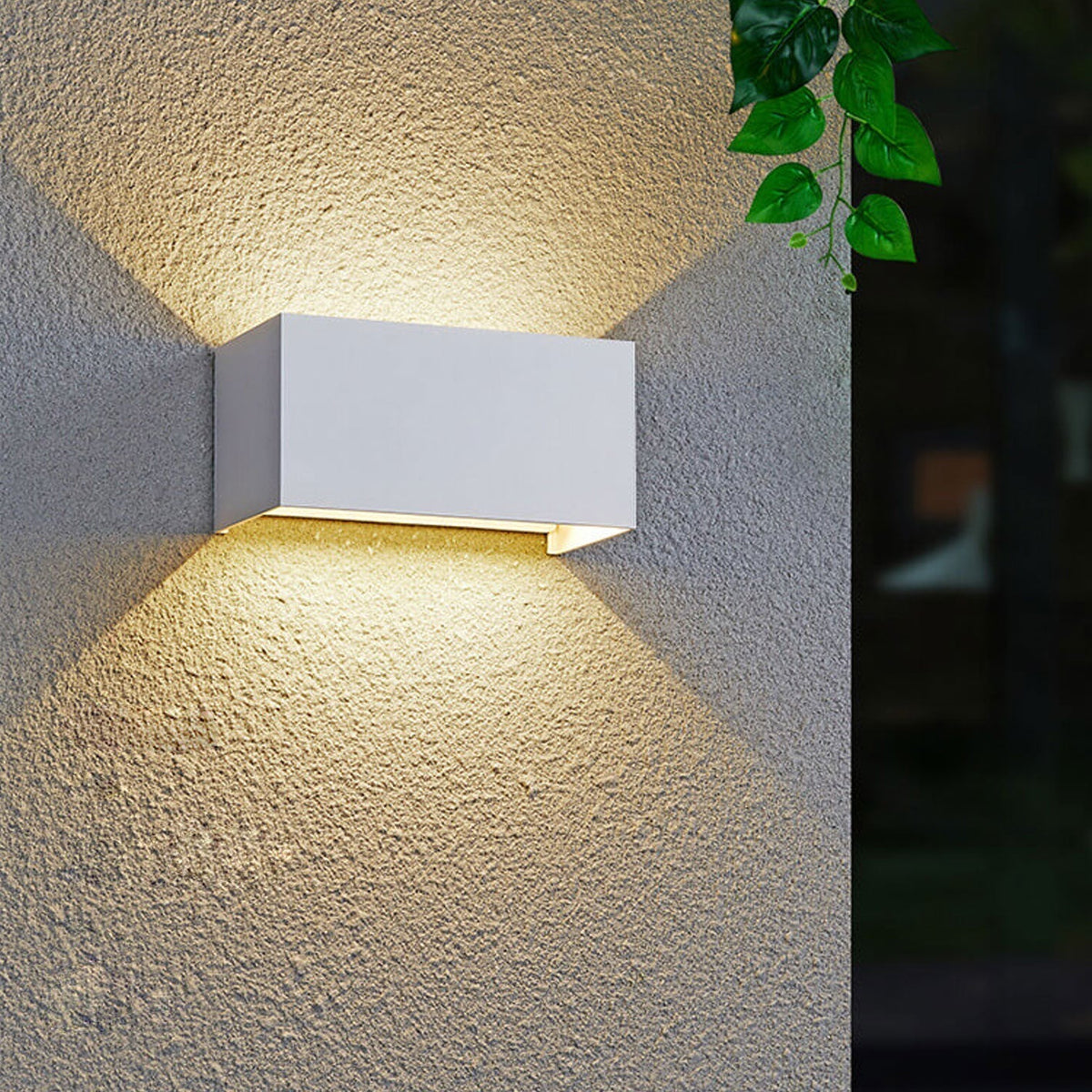 Moderne waterdichte rechthoekige LED-wandlamp voor de buitenruimte met verlichting naar boven en beneden