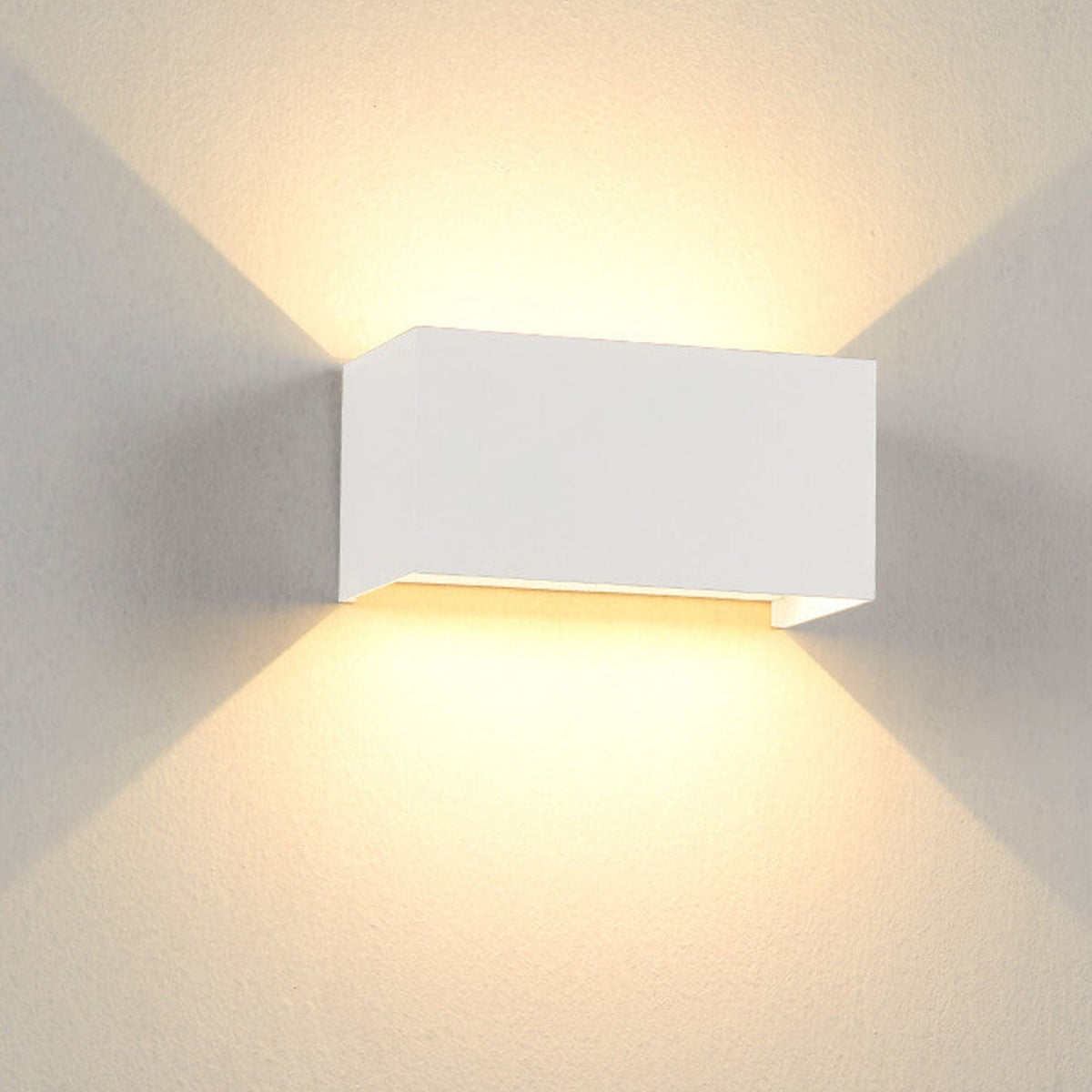 Moderne waterdichte rechthoekige LED-wandlamp voor de buitenruimte met verlichting naar boven en beneden