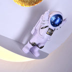 Hedendaagse creatieve ijzerhars ronde astronaut LED wandlamp voor slaapkamer