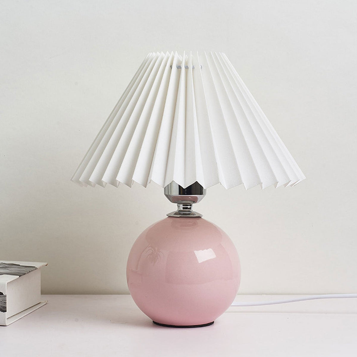 Noordse minimalistische 1-lamp tafellamp van keramiek met plooien