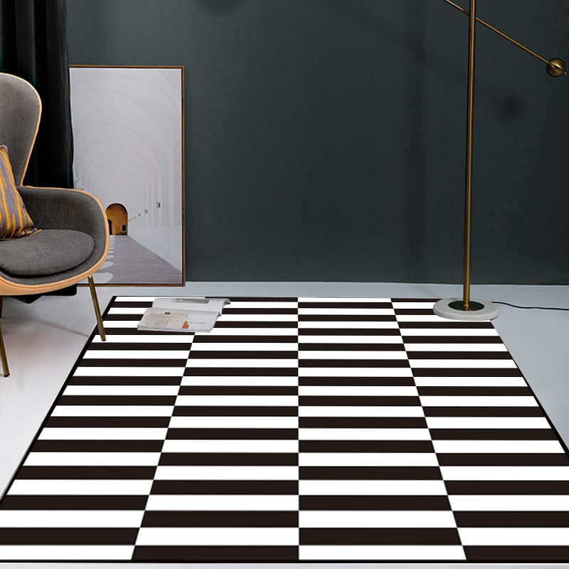 Contemporary Geruit Patroon Vloerkleed Zwart en Wit Polyester Vloerkleed Machinewasbaar Antislip Vloerkleed voor de Slaapkamer