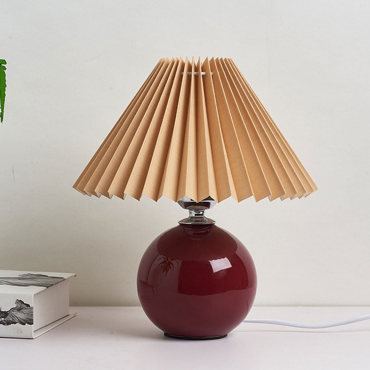 Noordse minimalistische 1-lamp tafellamp van keramiek met plooien