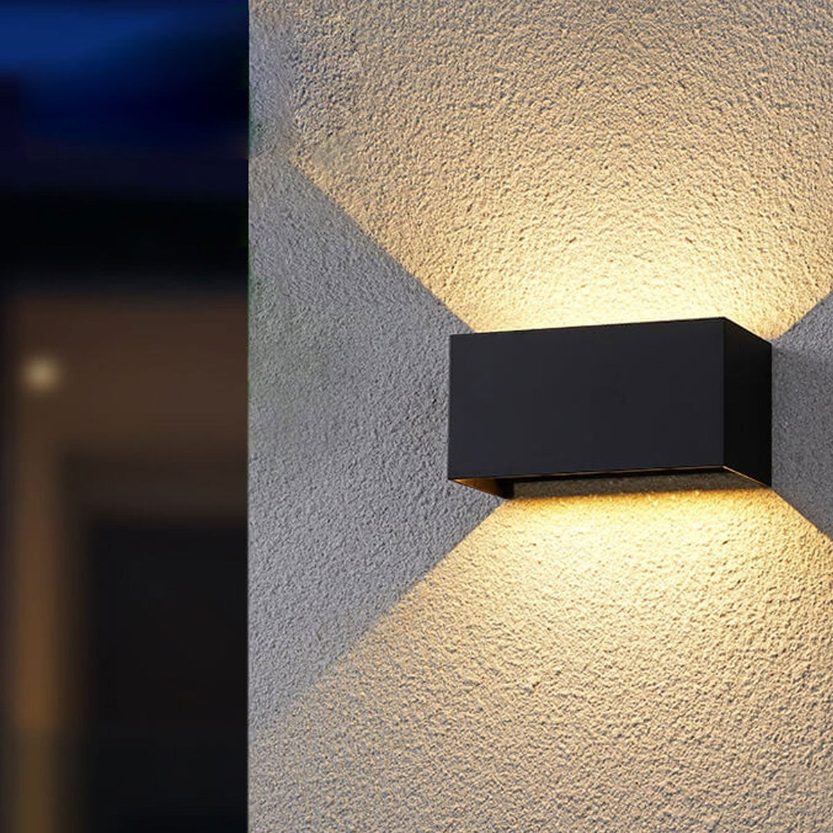 Moderne waterdichte rechthoekige LED-wandlamp voor de buitenruimte met verlichting naar boven en beneden