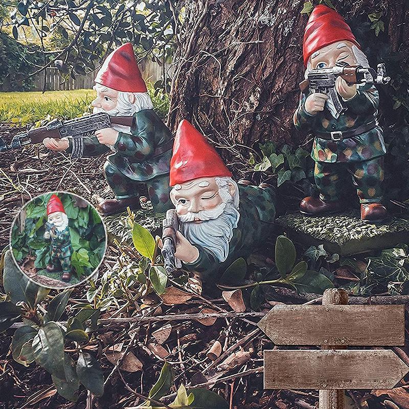 Militaire Tuinbeeld met Camouflage Uniform