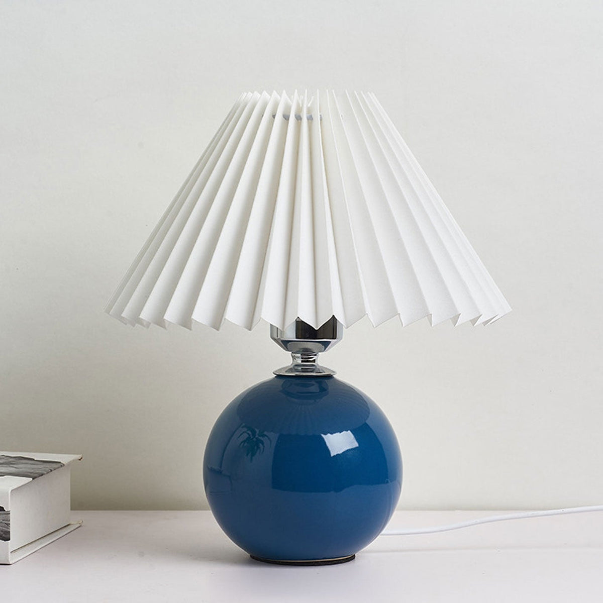 Noordse minimalistische 1-lamp tafellamp van keramiek met plooien