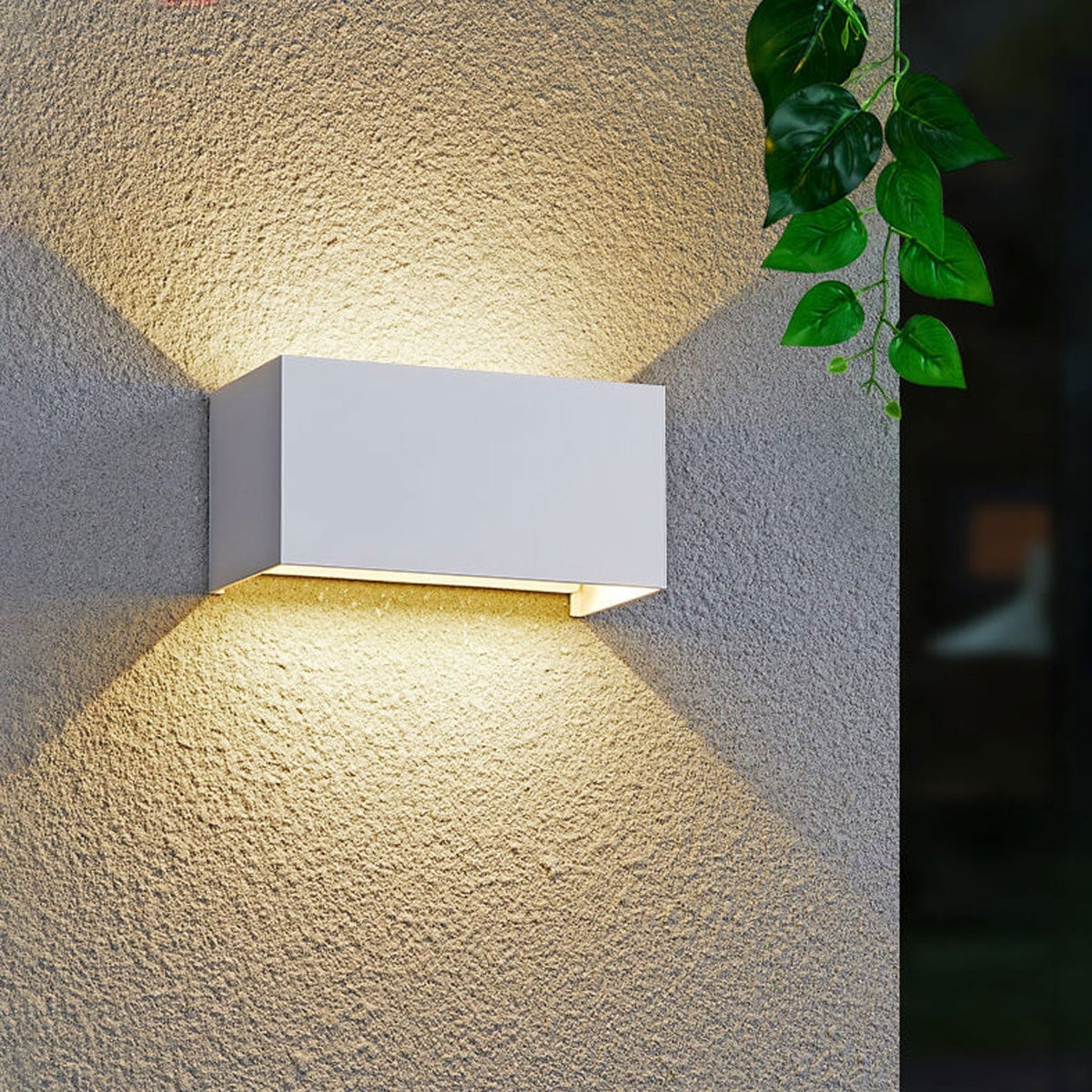 Moderne waterdichte rechthoekige LED-wandlamp voor de buitenruimte met verlichting naar boven en beneden