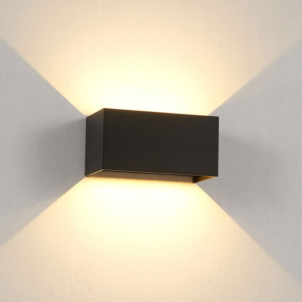 Moderne waterdichte rechthoekige LED-wandlamp voor de buitenruimte met verlichting naar boven en beneden