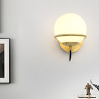 1 Hoofd Nachtkastje Wandlamp moderne messing wandverlichting met globaal witte glazen kap