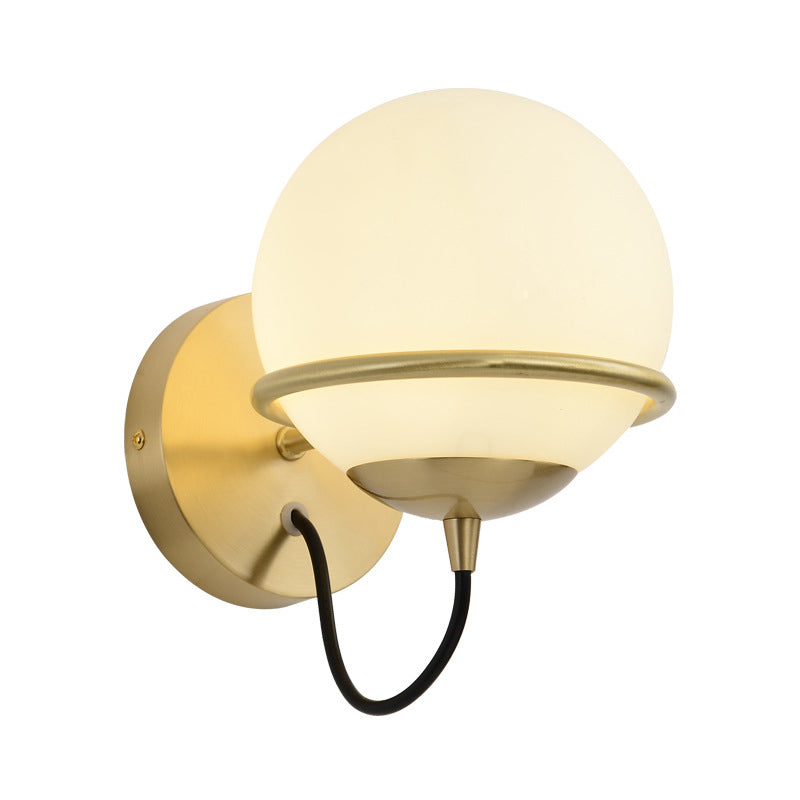 1 Hoofd Nachtkastje Wandlamp moderne messing wandverlichting met globaal witte glazen kap
