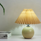 Noordse minimalistische 1-lamp tafellamp van keramiek met plooien