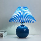 Noordse minimalistische 1-lamp tafellamp van keramiek met plooien