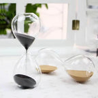 Creatieve transparante zandloper gemaakt van glas