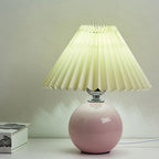 Noordse minimalistische 1-lamp tafellamp van keramiek met plooien