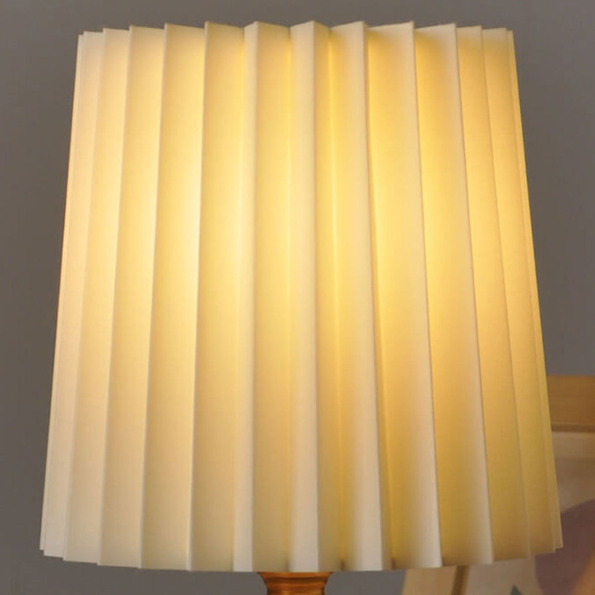 Vintage Koreaanse Vouw Kolom Massief Houten Basis 1-Licht Tafellamp