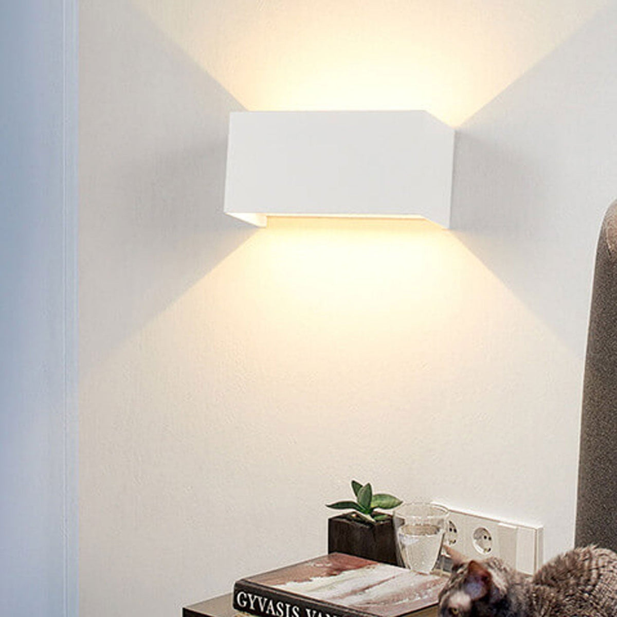 Moderne waterdichte rechthoekige LED-wandlamp voor de buitenruimte met verlichting naar boven en beneden
