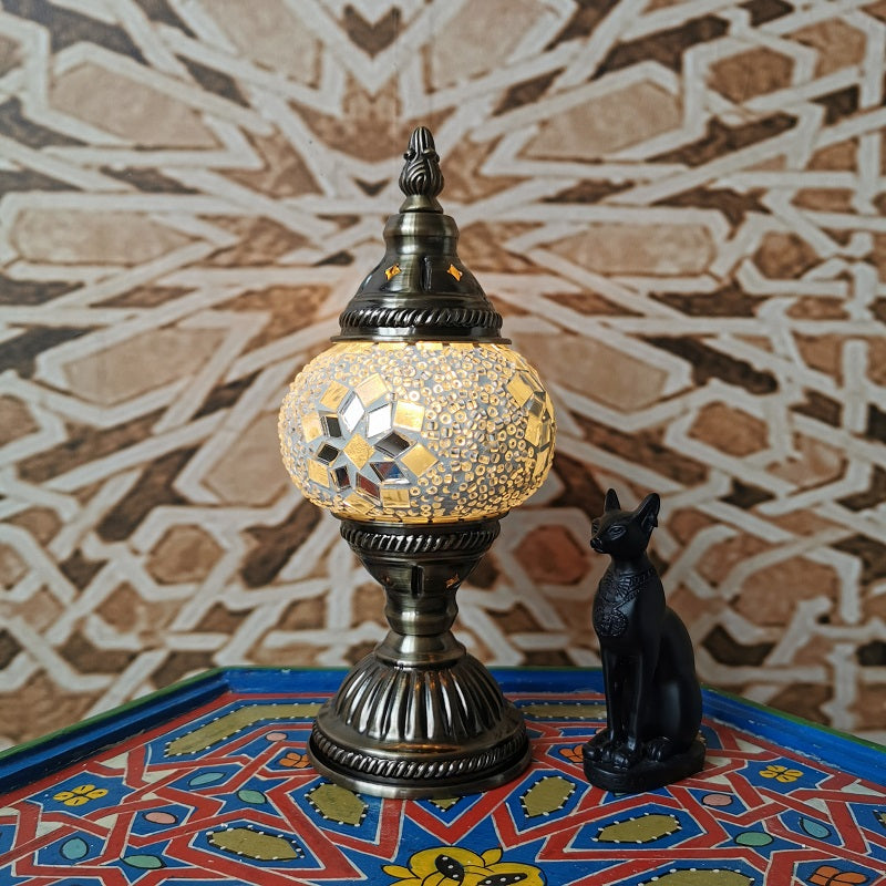 Traditionele Tiffany Ovaal Glas IJzer 1-Licht Tafellamp voor de woonkamer