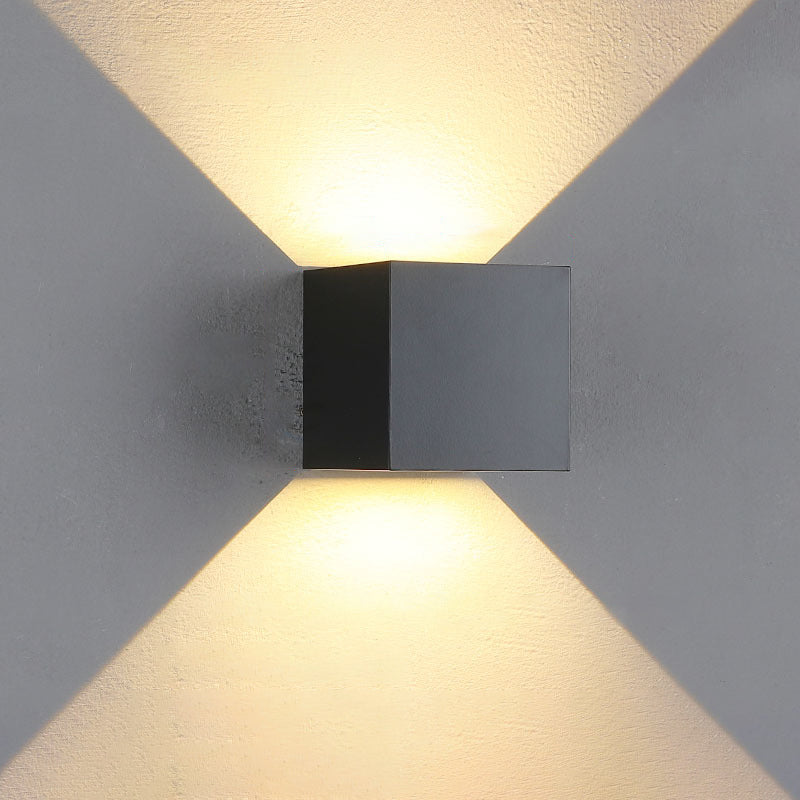 Moderne Minimalistische Waterdichte Kubus Boven Onder Aluminium Glas Inductie LED Wandlampen Voor Slaapkamer