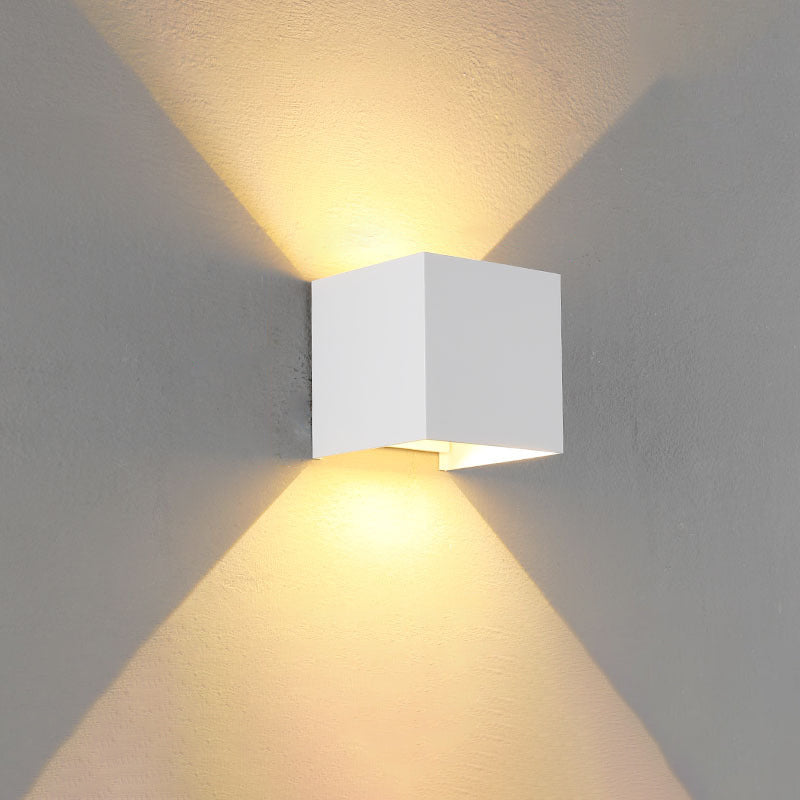 Moderne Minimalistische Waterdichte Kubus Boven Onder Aluminium Glas Inductie LED Wandlampen Voor Slaapkamer