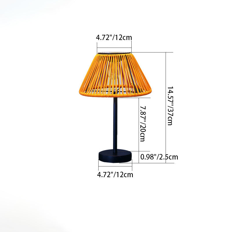 Traditionele boerderij waterdichte op zonne-energie oplaadbare Weaving Gum Rattan ijzeren conische LED buiten tafel lamp voor tuin