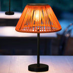 Traditionele boerderij waterdichte op zonne-energie oplaadbare Weaving Gum Rattan ijzeren conische LED buiten tafel lamp voor tuin