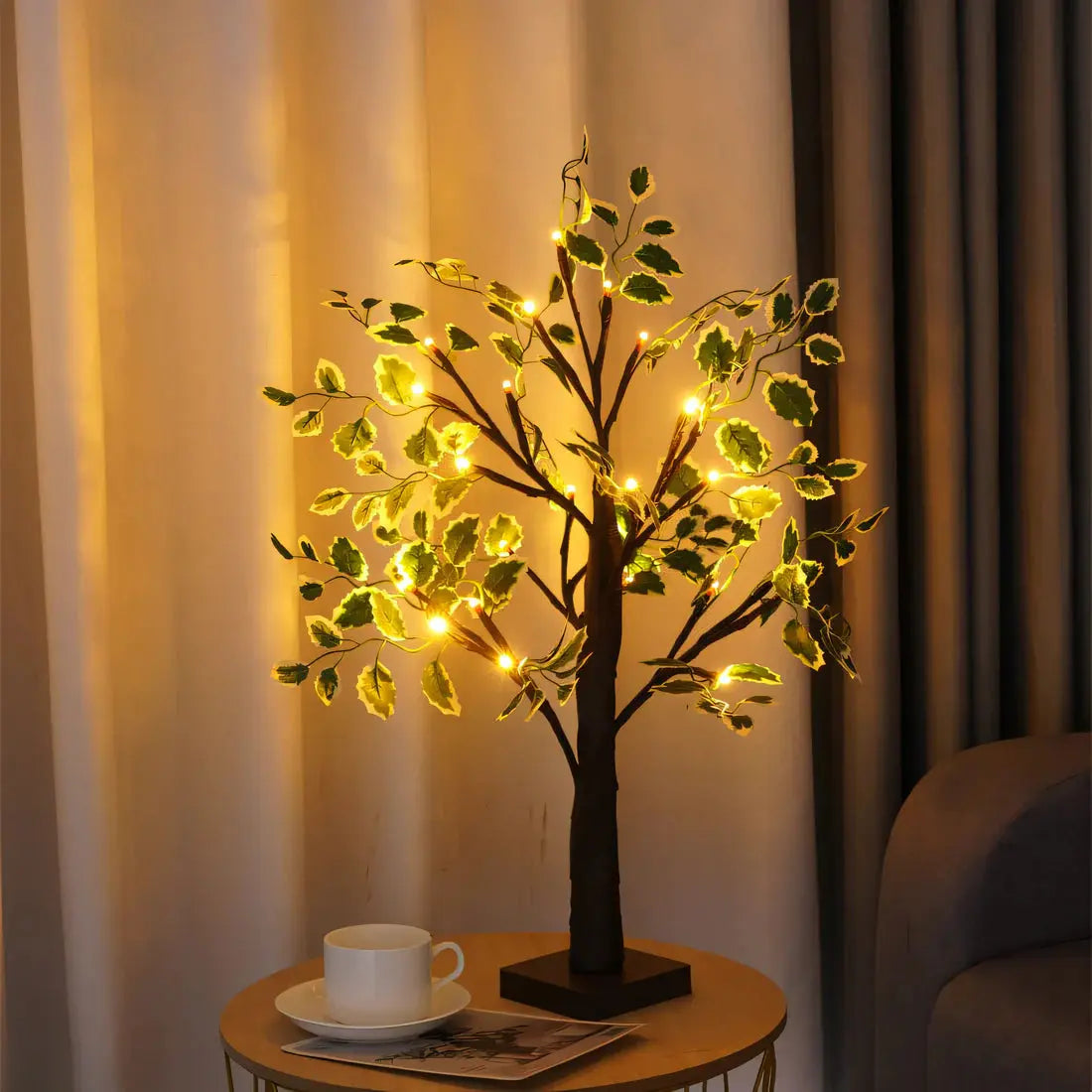 Magical BrightTree Tafel lamp Elegantes Baumdesign mit warmem LED-Licht