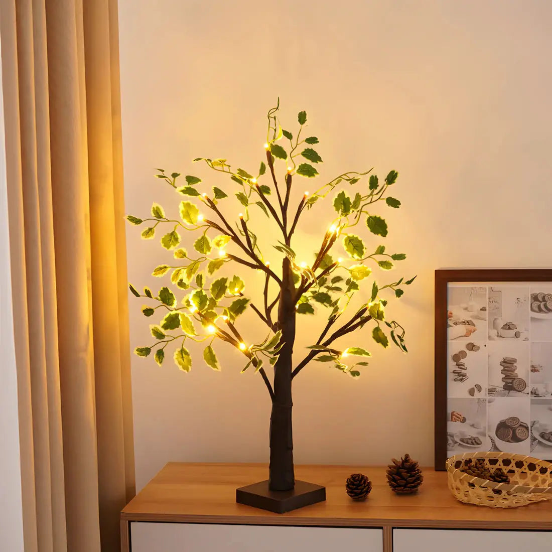 Magical BrightTree Tafel lamp Elegantes Baumdesign mit warmem LED-Licht