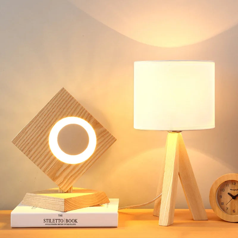 Houten tafellamp met modern ontwerp