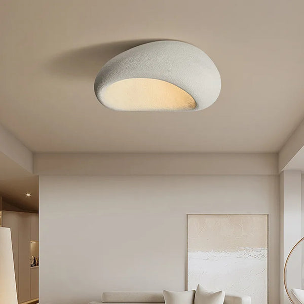 Minimalistische plafondlamp in Wabi-Sabi-stijl voor rustige interieurs