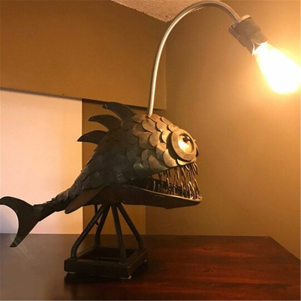 Retro Tafellamp Anglerfish Licht met Flexibele Lampenkop Artistieke Tafellampen voor Thuis Bar Café Huis Kunst Decoratieve Ornamenten