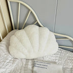 Pastel Shell Kussen – Fluffy Bouclé Pluche Kussen | Avosian