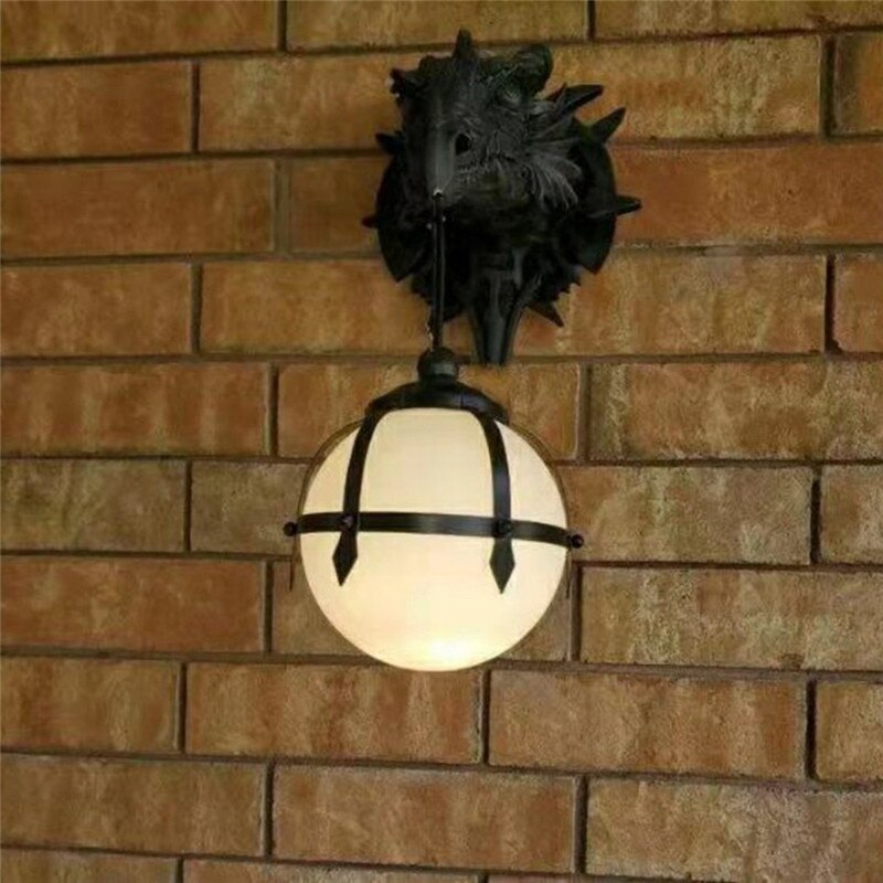 LED-lantaarn met drakenkop van hars voor unieke Halloween-decoratie