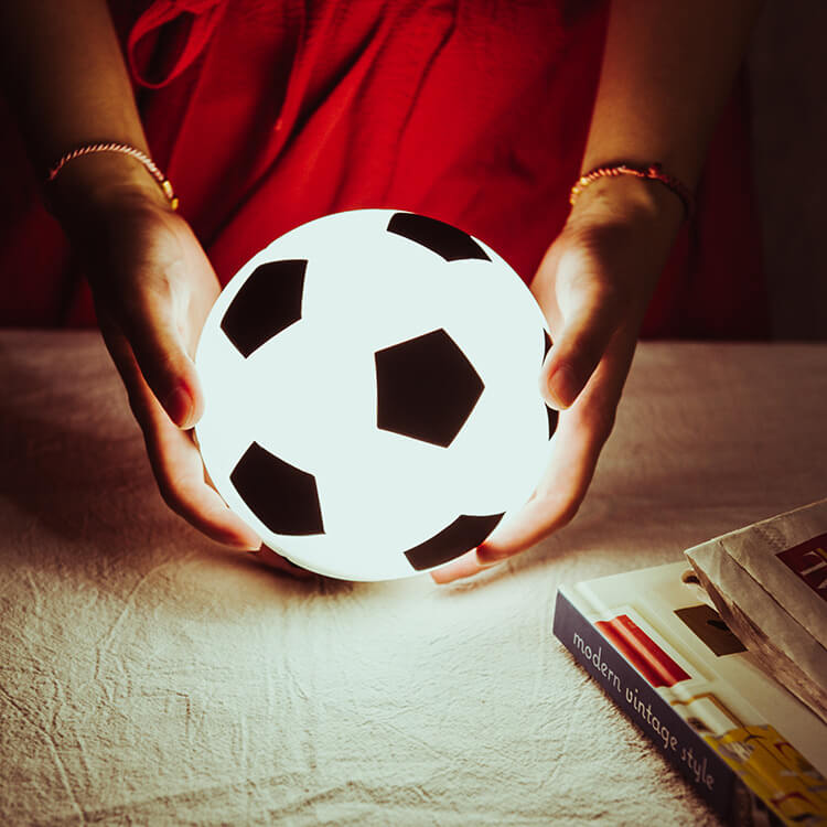 Kreatieve voetbal siliconen LED nachttafel lamp met USB-oplading