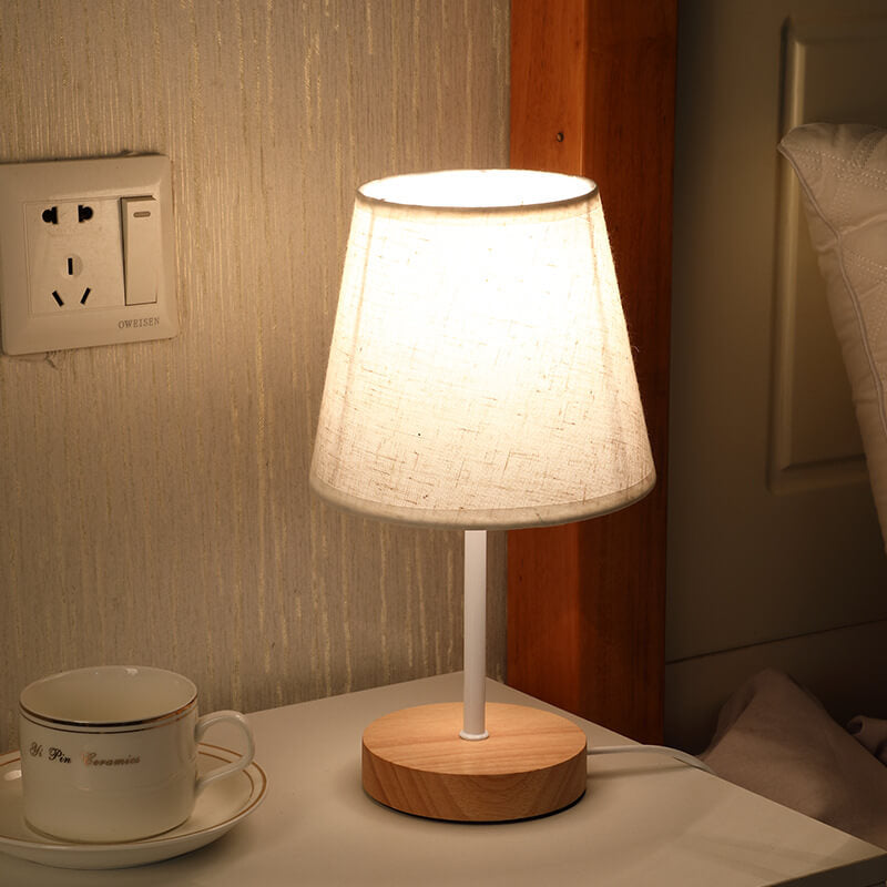 Noordse Vintage Stoffkegel Massief Hout LED Tafel lamp