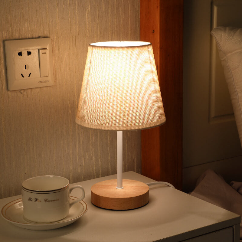 Noordse Vintage Stoffkegel Massief Hout LED Tafel lamp