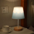 Noordse Vintage Stoffkegel Massief Hout LED Tafel lamp