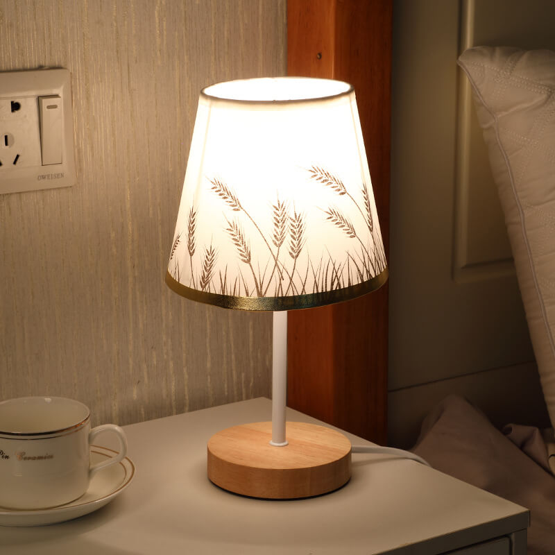 Noordse Vintage Stoffkegel Massief Hout LED Tafel lamp