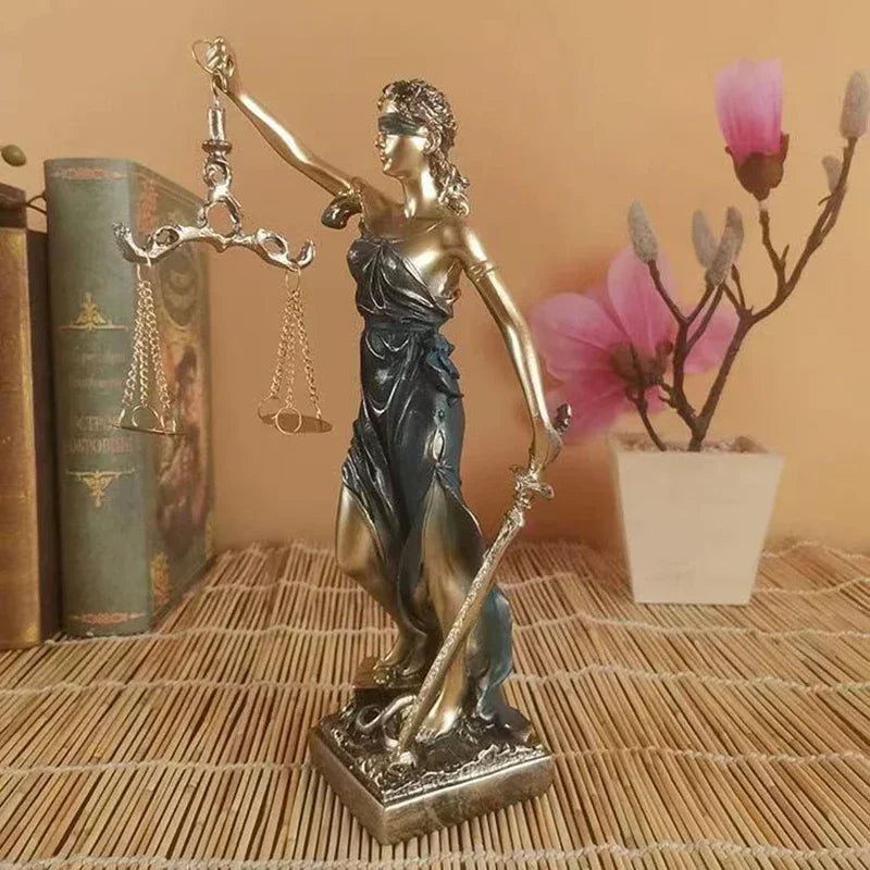 ERMAKOVA Europese antieke bronzen Griekse godin van de gerechtigheid standbeeld Fair Angels hars sculptuur ornamenten bureau thuis decoratie cadeau