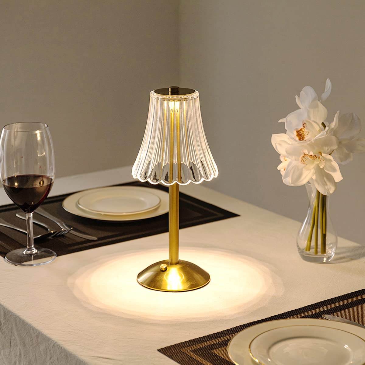 Gouden kristallen tafellamp