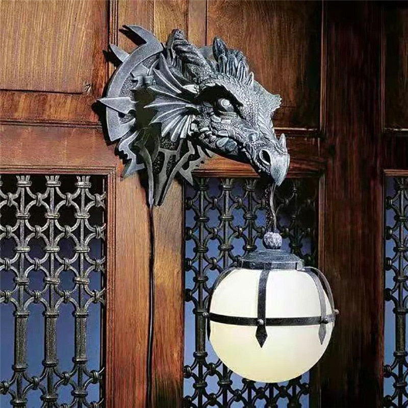 LED-lantaarn met drakenkop van hars voor unieke Halloween-decoratie