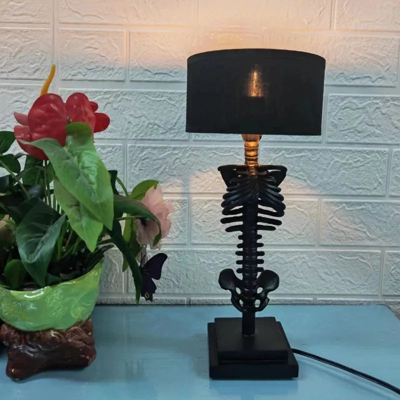 Handgemaakte Gotische Skeletten Tafellamp