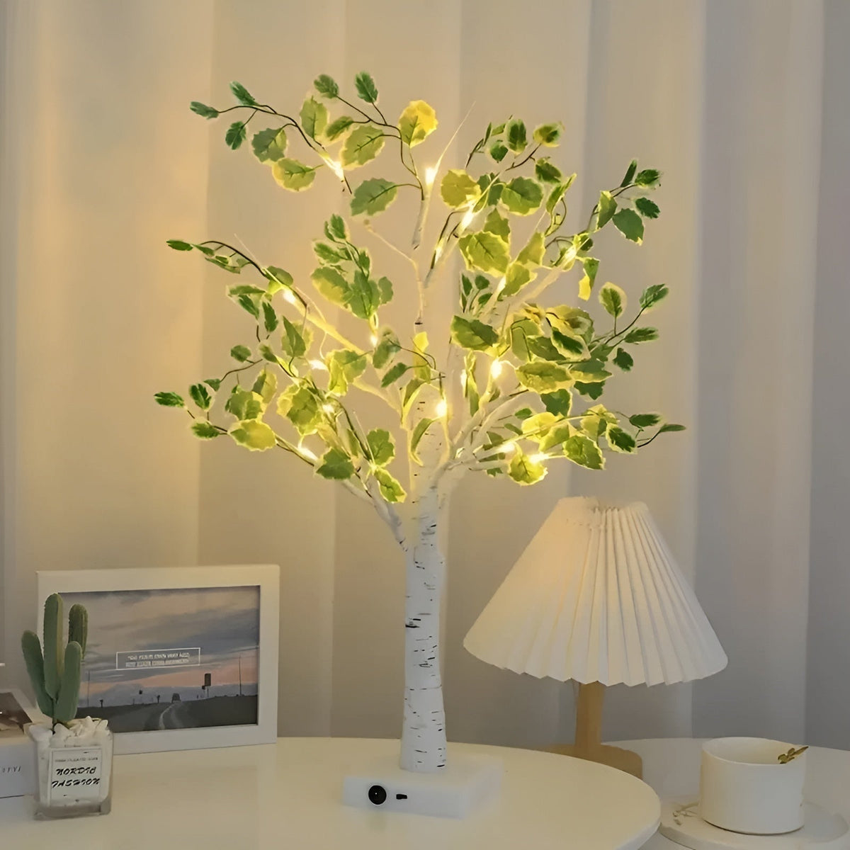 Magical BrightTree Tafel lamp Elegantes Baumdesign mit warmem LED-Licht