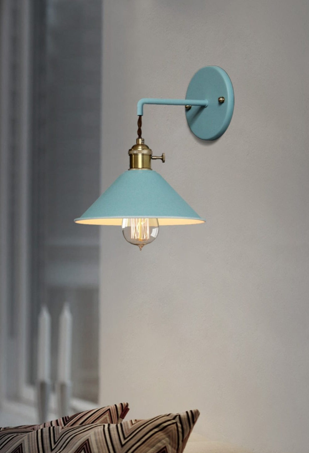 Kleurrijke vintage wandlampen
