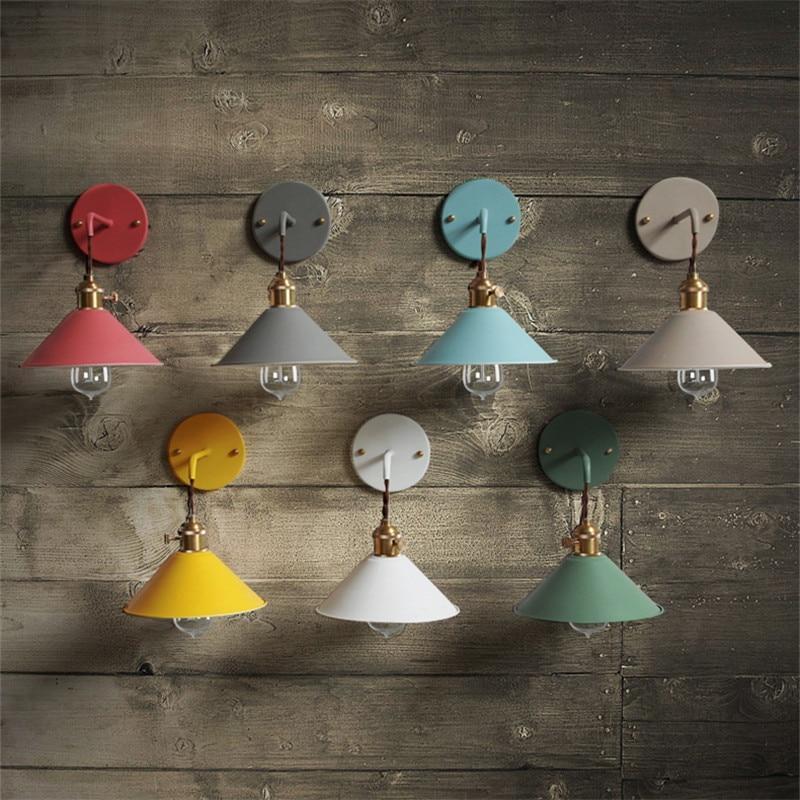 Kleurrijke vintage wandlampen